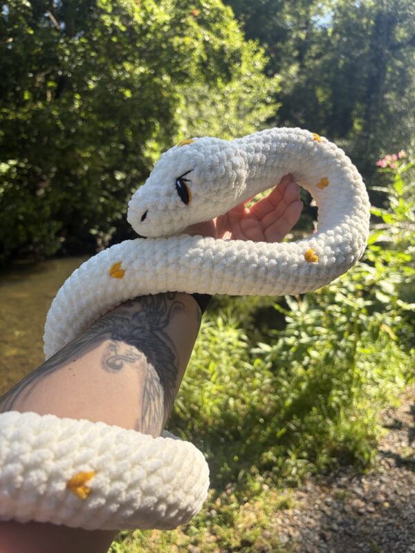 Ollie - Le serpent aux cœurs dorés